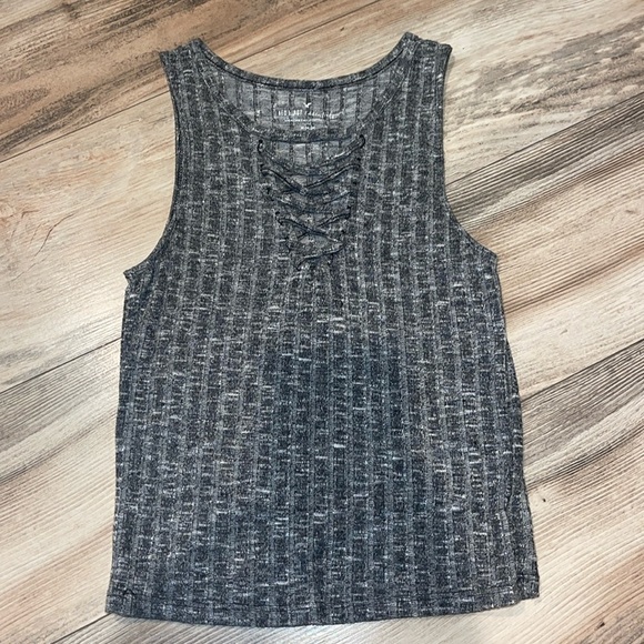 American Eagle Cropped Top Tank Top Laced V Neck Heather Gray Size Medium - Picture 1 of 2